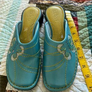 🌞 Indigo by Clarks Mules Butterfly Blue size 7